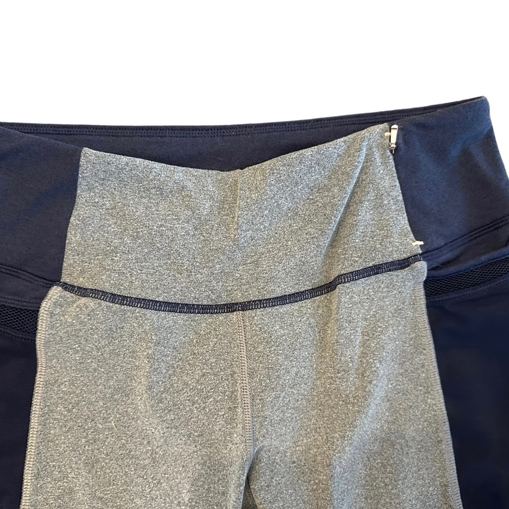 Women’s Cabi Color Block 27” Leggings Medium - image 4